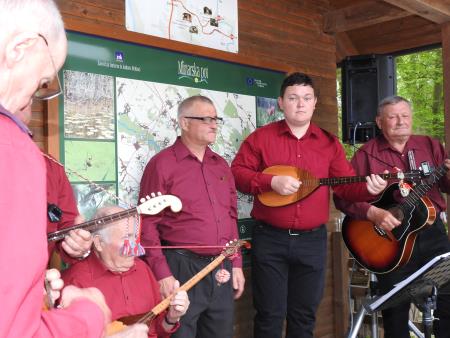 Pohod po novozgrajenih pločnikih 25